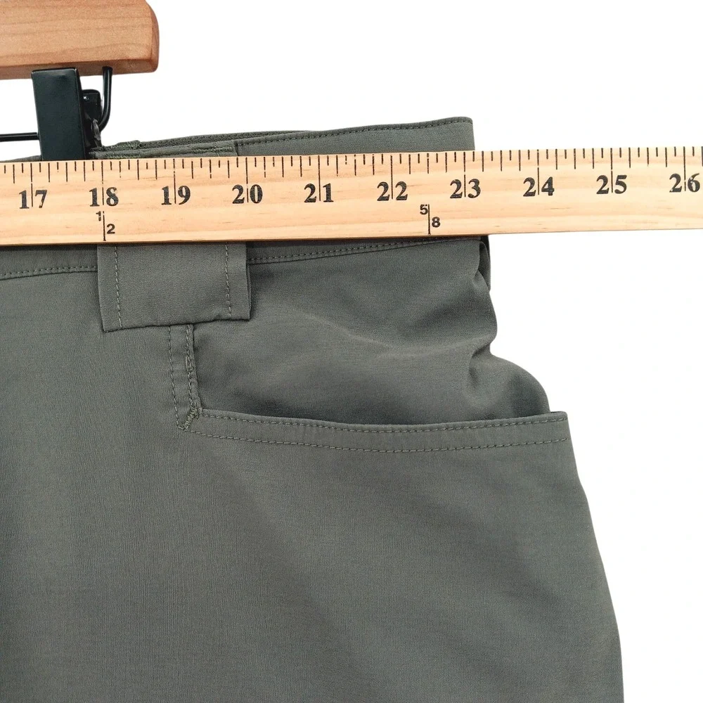 Duluth Trading Co Shorts Mens 46x9 Grey Cargo Relaxed Flex Dry on the Fly Hiking